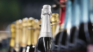 Фото - Эксперт назвал незначительной выбывшую с рынка РФ долю игристого вина из Шампани